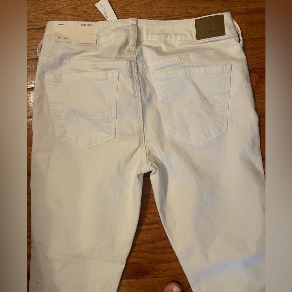 American Eagle White skinny jeans